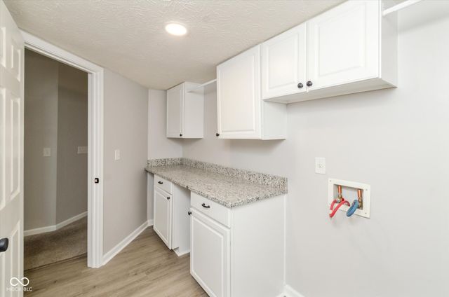 12140 Black Hills Drive, Fishers, IN 46038