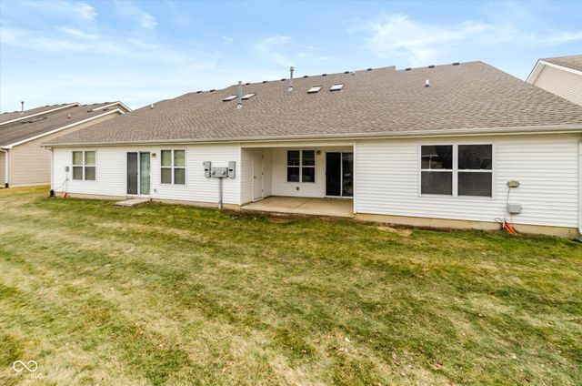 12140 Black Hills Drive, Fishers, IN 46038