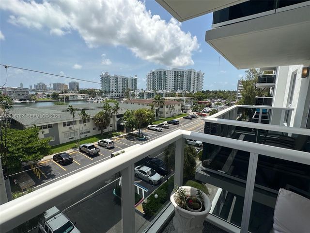 7928 W Dr 504 504, North Bay Village, FL 33141