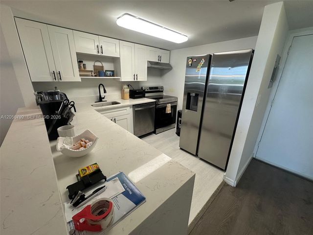 7928 W Dr 504 504, North Bay Village, FL 33141