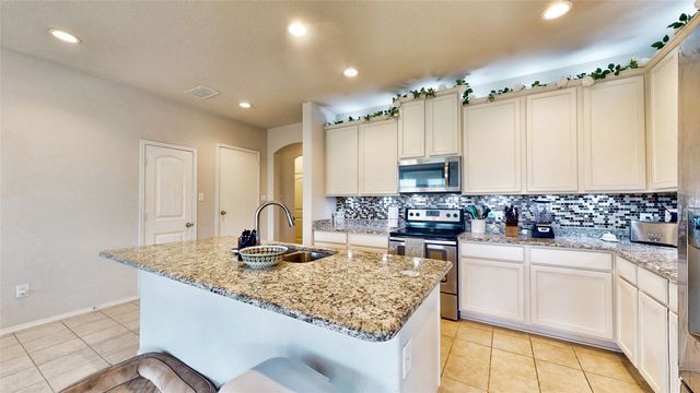 3716 Harbour Mist Trail, Denton, TX 76208