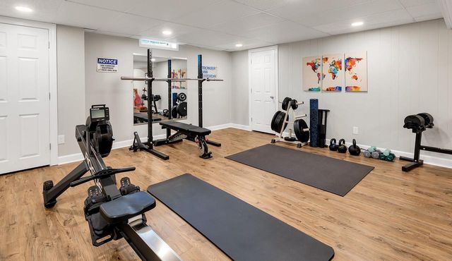8975 N Santa Monica BOULEVARD, Bayside, WI 53217
