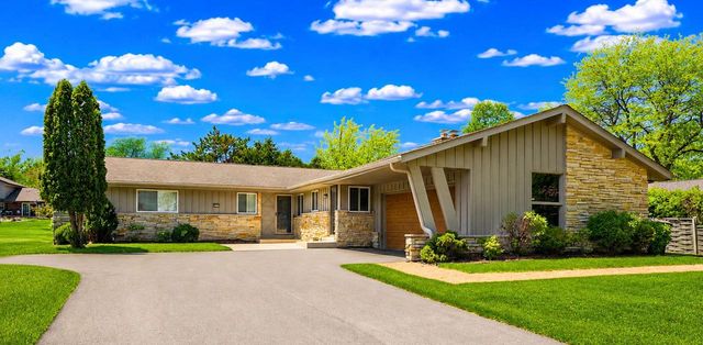 8975 N Santa Monica BOULEVARD, Bayside, WI 53217