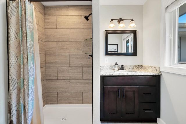 8975 N Santa Monica BOULEVARD, Bayside, WI 53217