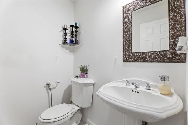 76 Kane Brothers Cir, Westfield, MA 01085