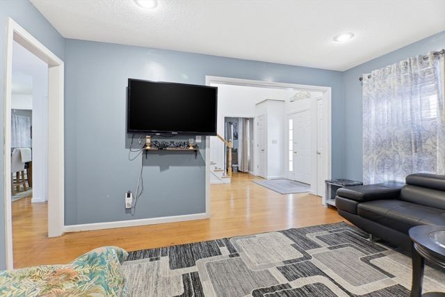 76 Kane Brothers Cir, Westfield, MA 01085