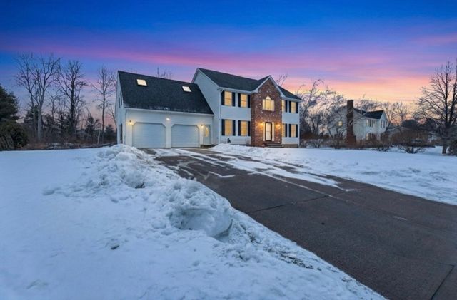 76 Kane Brothers Cir, Westfield, MA 01085