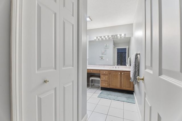 76 Kane Brothers Cir, Westfield, MA 01085