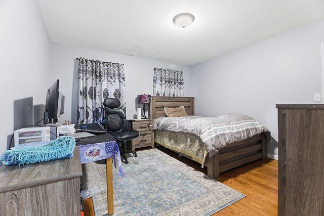 76 Kane Brothers Cir, Westfield, MA 01085