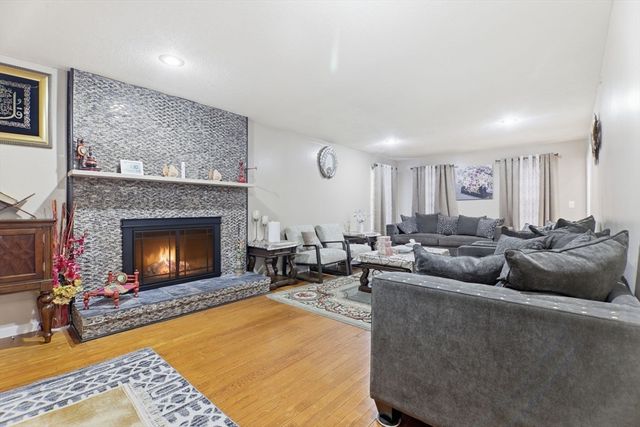 76 Kane Brothers Cir, Westfield, MA 01085