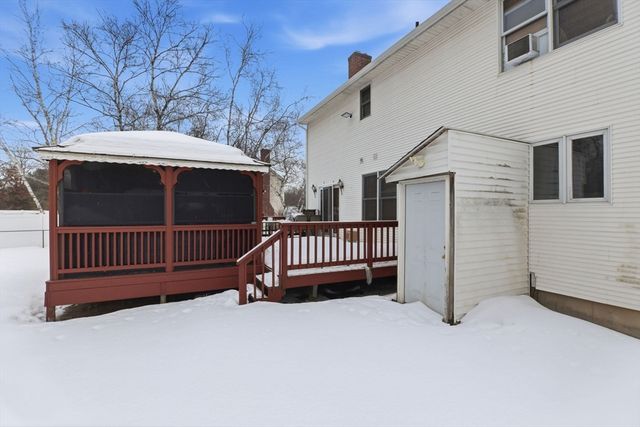 76 Kane Brothers Cir, Westfield, MA 01085