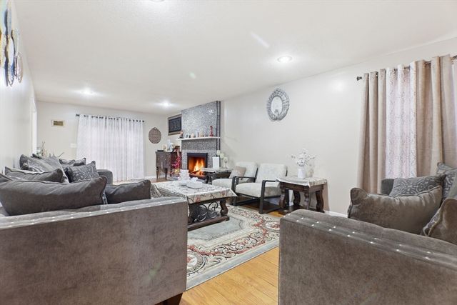 76 Kane Brothers Cir, Westfield, MA 01085