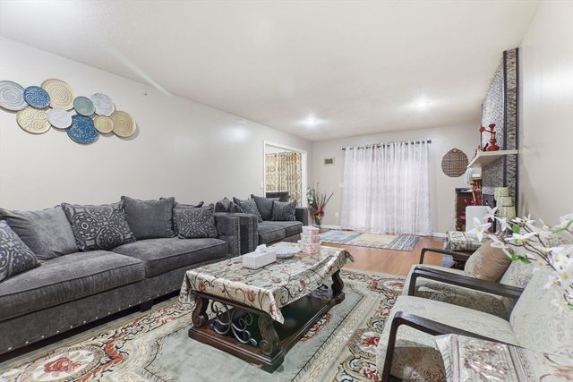 76 Kane Brothers Cir, Westfield, MA 01085