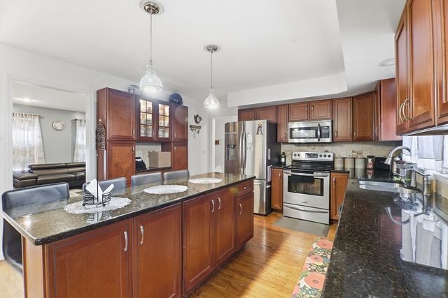 76 Kane Brothers Cir, Westfield, MA 01085