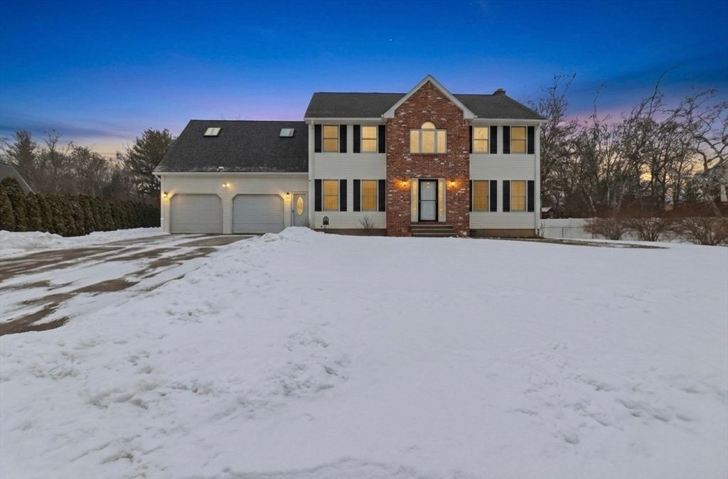 76 Kane Brothers Cir, Westfield, MA 01085