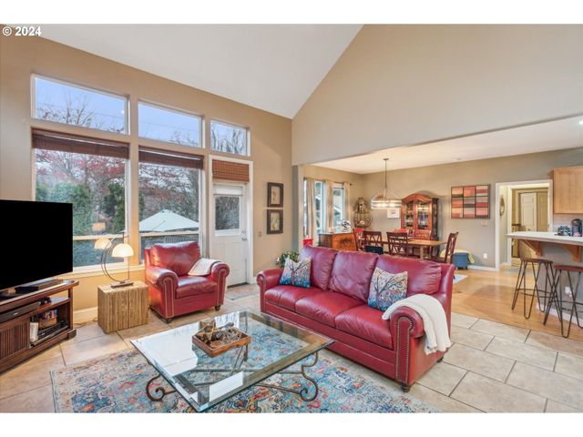 1676 Ne 2ND Ave, Hillsboro, OR 97124