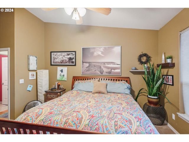 1676 Ne 2ND Ave, Hillsboro, OR 97124