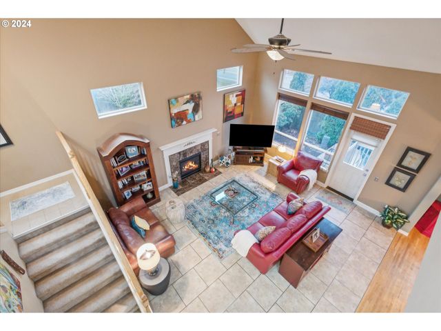 1676 Ne 2ND Ave, Hillsboro, OR 97124