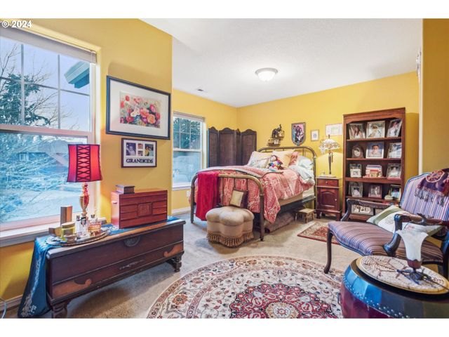 1676 Ne 2ND Ave, Hillsboro, OR 97124