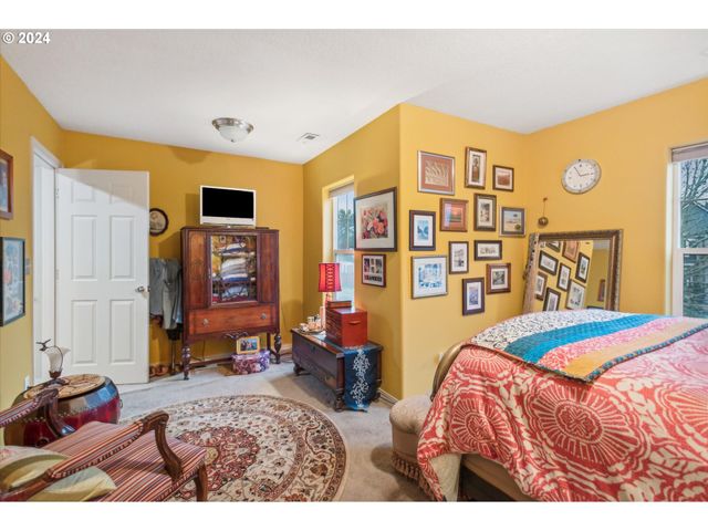 1676 Ne 2ND Ave, Hillsboro, OR 97124