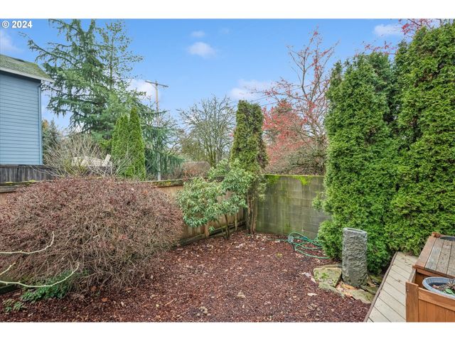 1676 Ne 2ND Ave, Hillsboro, OR 97124