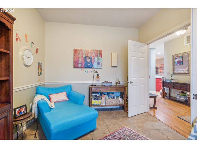 1676 Ne 2ND Ave, Hillsboro, OR 97124