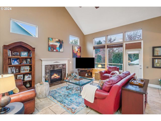 1676 Ne 2ND Ave, Hillsboro, OR 97124