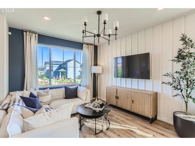 31700 Turel Dr, North Plains, OR 97133