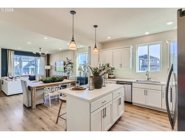 31700 Turel Dr, North Plains, OR 97133