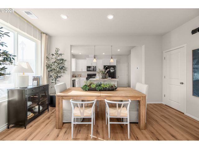 31700 Turel Dr, North Plains, OR 97133