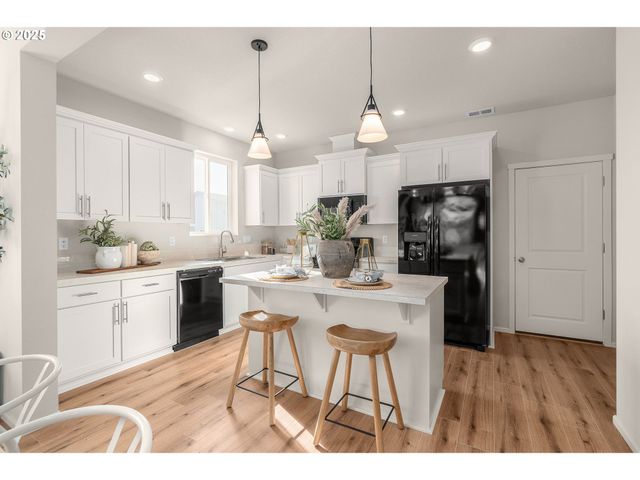 31700 Turel Dr, North Plains, OR 97133