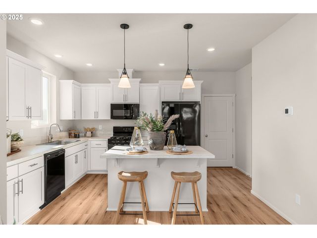 31700 Turel Dr, North Plains, OR 97133