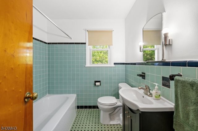 623 1St Ave, Raritan Boro, NJ 08869