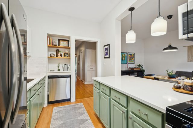 5253 N WINTHROP Avenue 2, Chicago, IL 60640