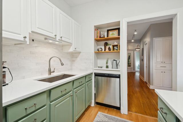 5253 N WINTHROP Avenue 2, Chicago, IL 60640