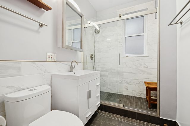 5253 N WINTHROP Avenue 2, Chicago, IL 60640