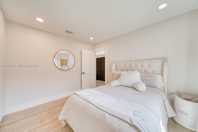 77 Gables Blvd, Weston, FL 33326