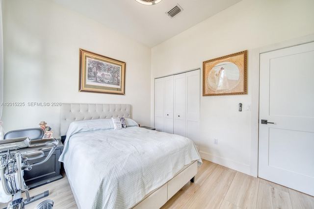 77 Gables Blvd, Weston, FL 33326