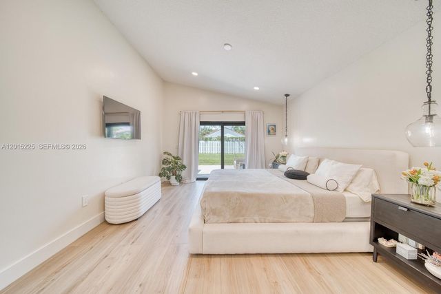 77 Gables Blvd, Weston, FL 33326