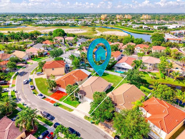 77 Gables Blvd, Weston, FL 33326