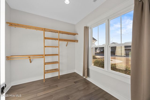 296 Aurora Place, Hampstead, NC 28443