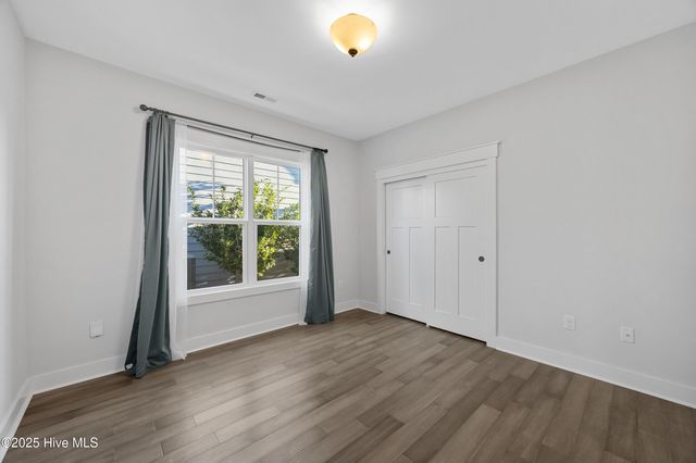 296 Aurora Place, Hampstead, NC 28443