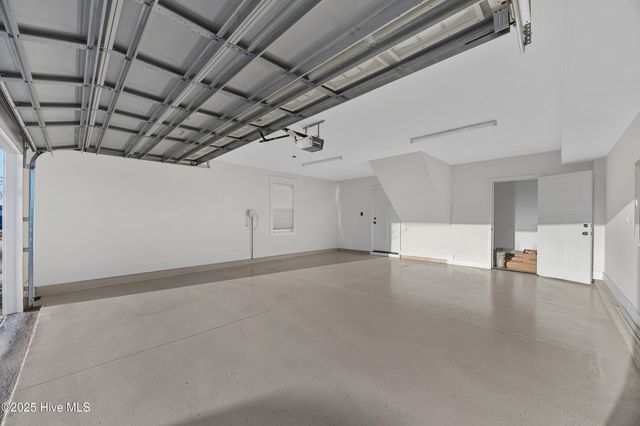 296 Aurora Place, Hampstead, NC 28443