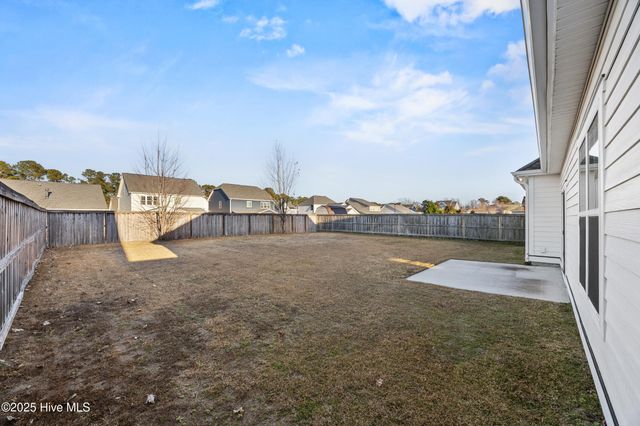 296 Aurora Place, Hampstead, NC 28443