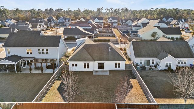 296 Aurora Place, Hampstead, NC 28443