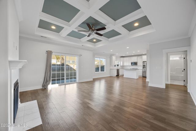 296 Aurora Place, Hampstead, NC 28443