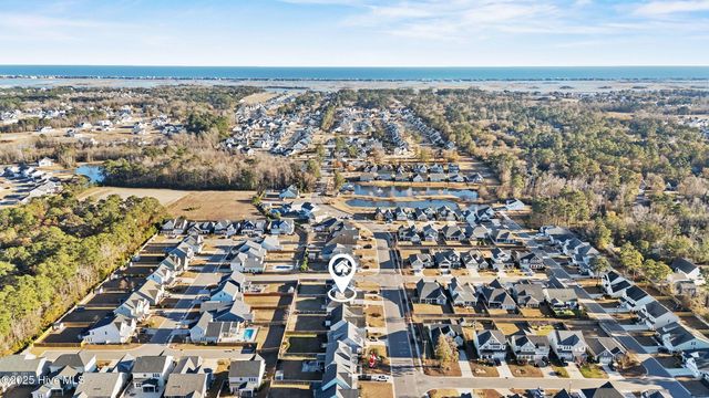 296 Aurora Place, Hampstead, NC 28443