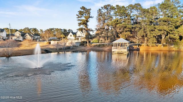 296 Aurora Place, Hampstead, NC 28443