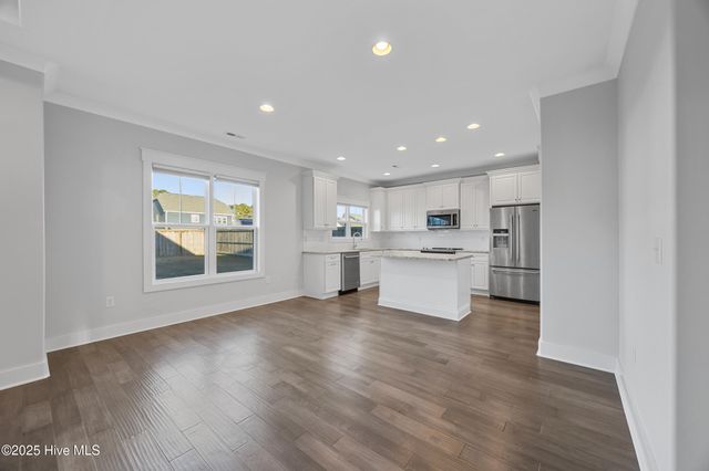 296 Aurora Place, Hampstead, NC 28443