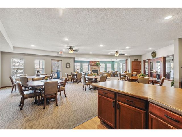 3800 85th Avenue N 117, Brooklyn Park, MN 55443